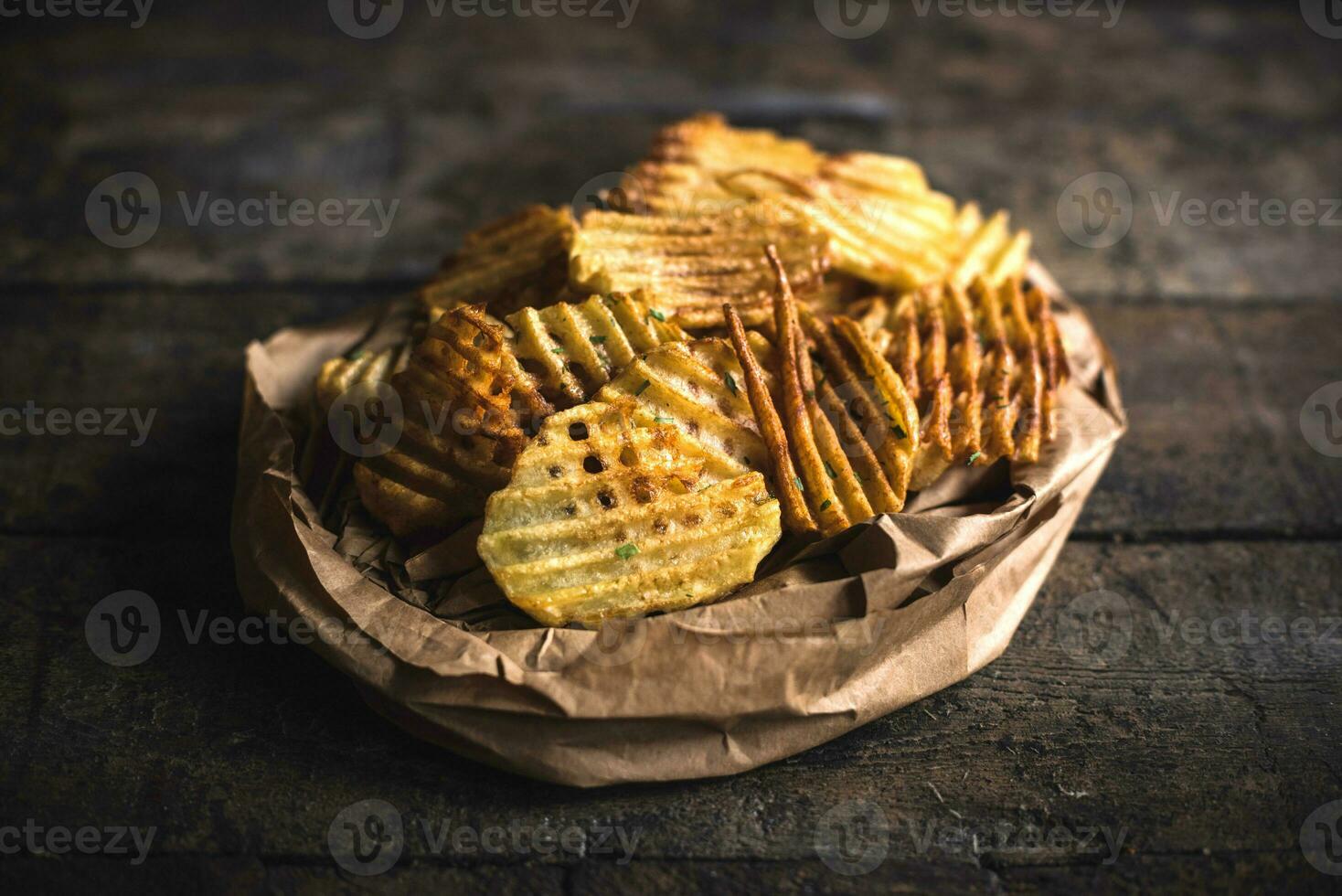 Hausgemachte Kartoffelchips foto