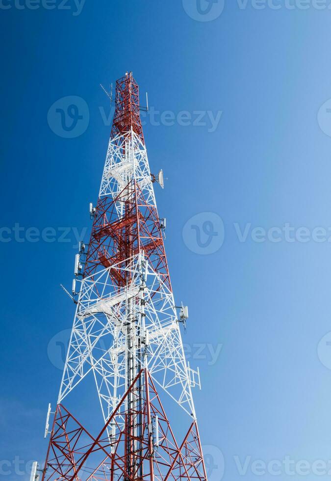 Kommunikation Turm auf Blau Himmel Hintergrund foto