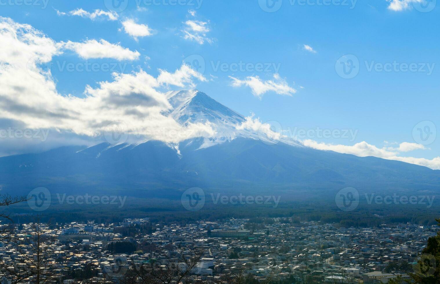 Fuji Berg beim Fujiyoshida Stadt foto