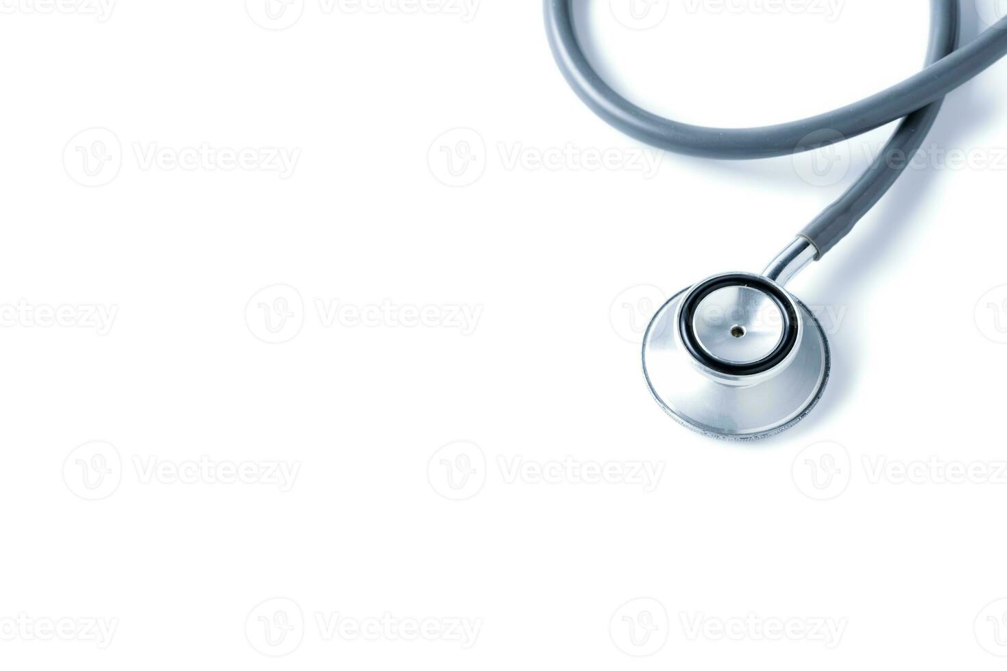 Stethoskop lokalisiert auf weißem Hintergrund foto