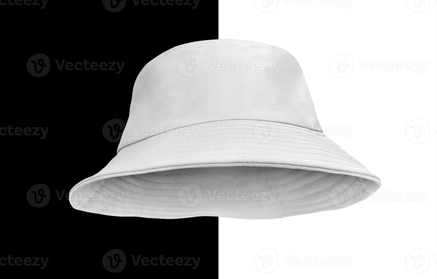 Weiß Eimer Hut isoliert auf schwarz und Weiß Hintergrund foto