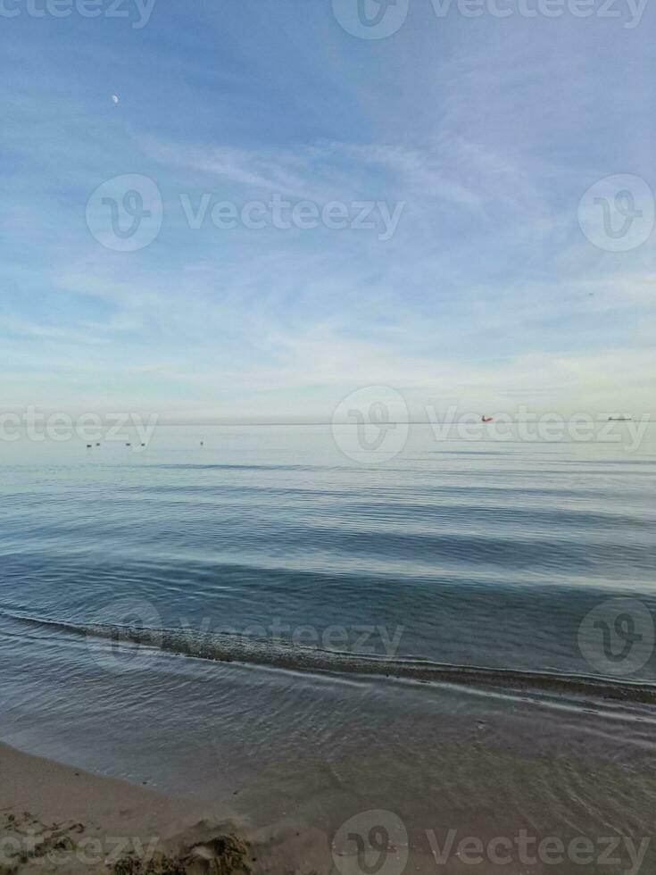 Strand Landschaft Frieden und ruhig auf ein sonnig warm Tag foto