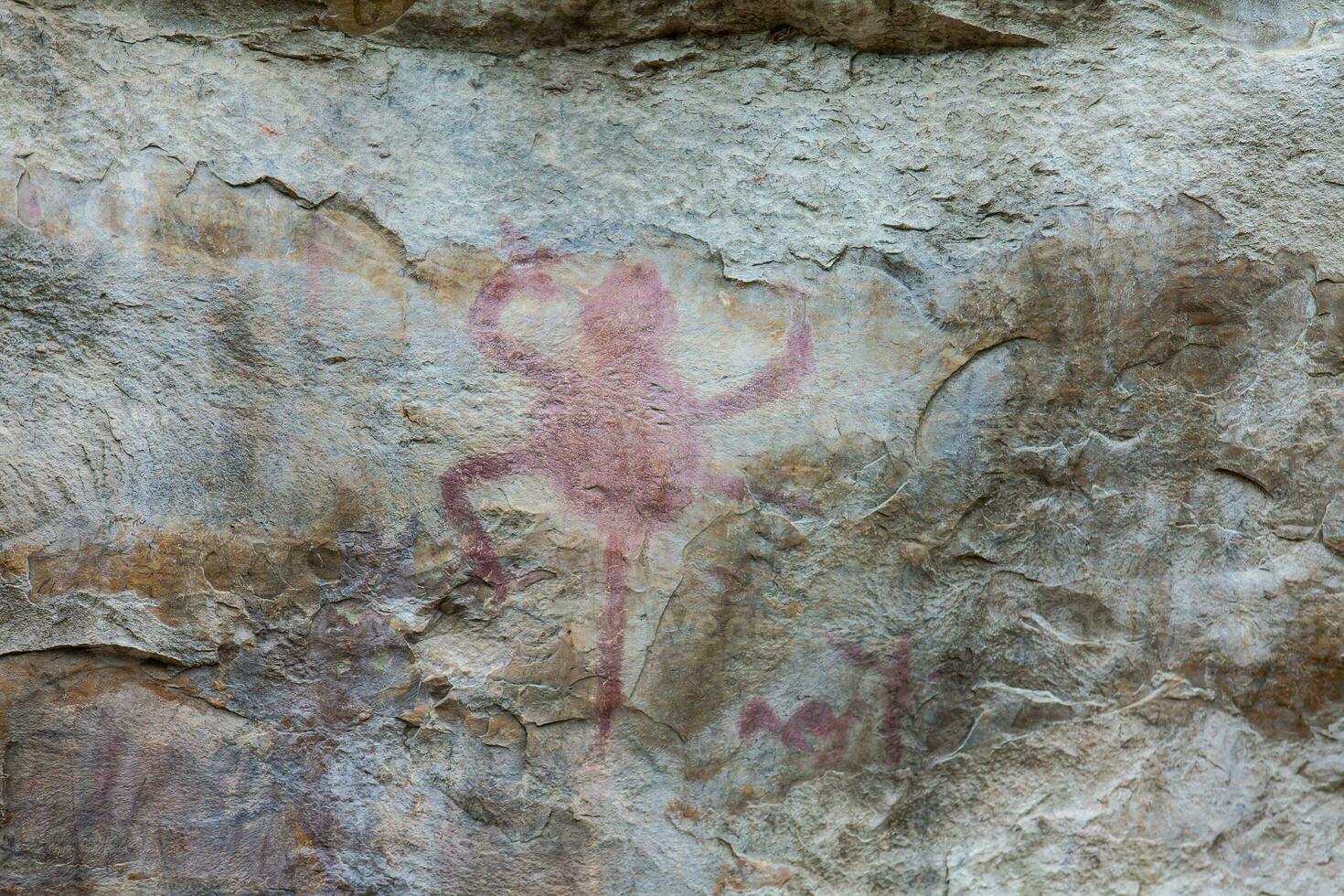 prähistorisch Gemälde auf Felsen bekannt wie Petroglyphen im Kolumbien foto