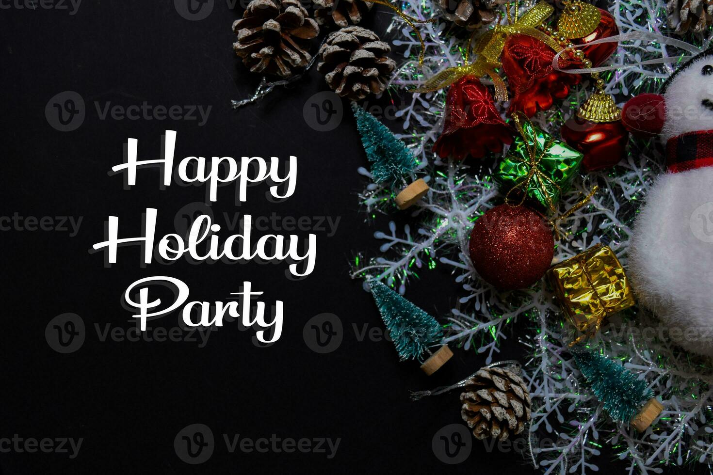 glücklich Urlaub Party Text isoliert auf schwarz Hintergrund. Rahmen von Weihnachten Dekoration. foto