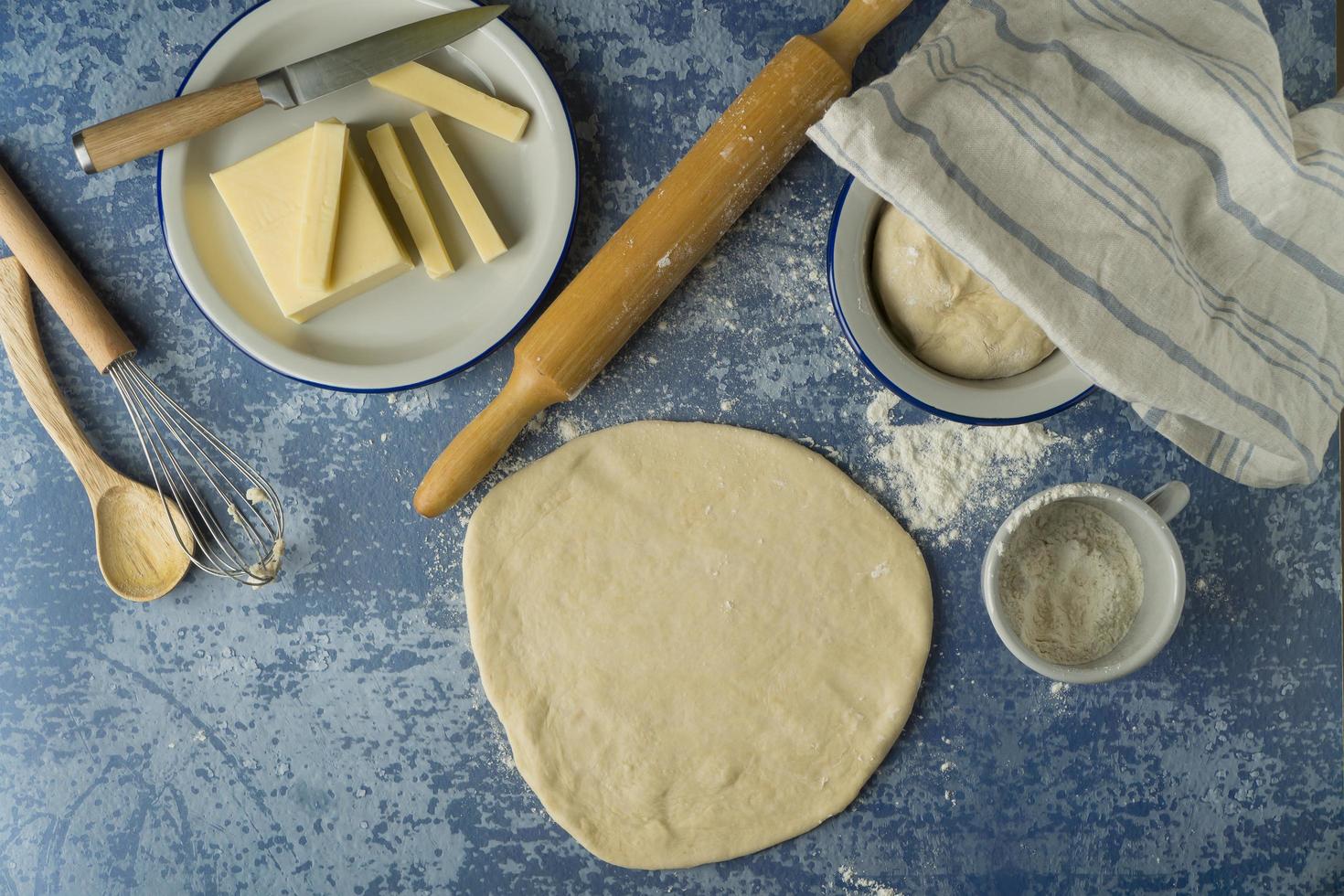 Zutaten für Tequenos mit Käse foto