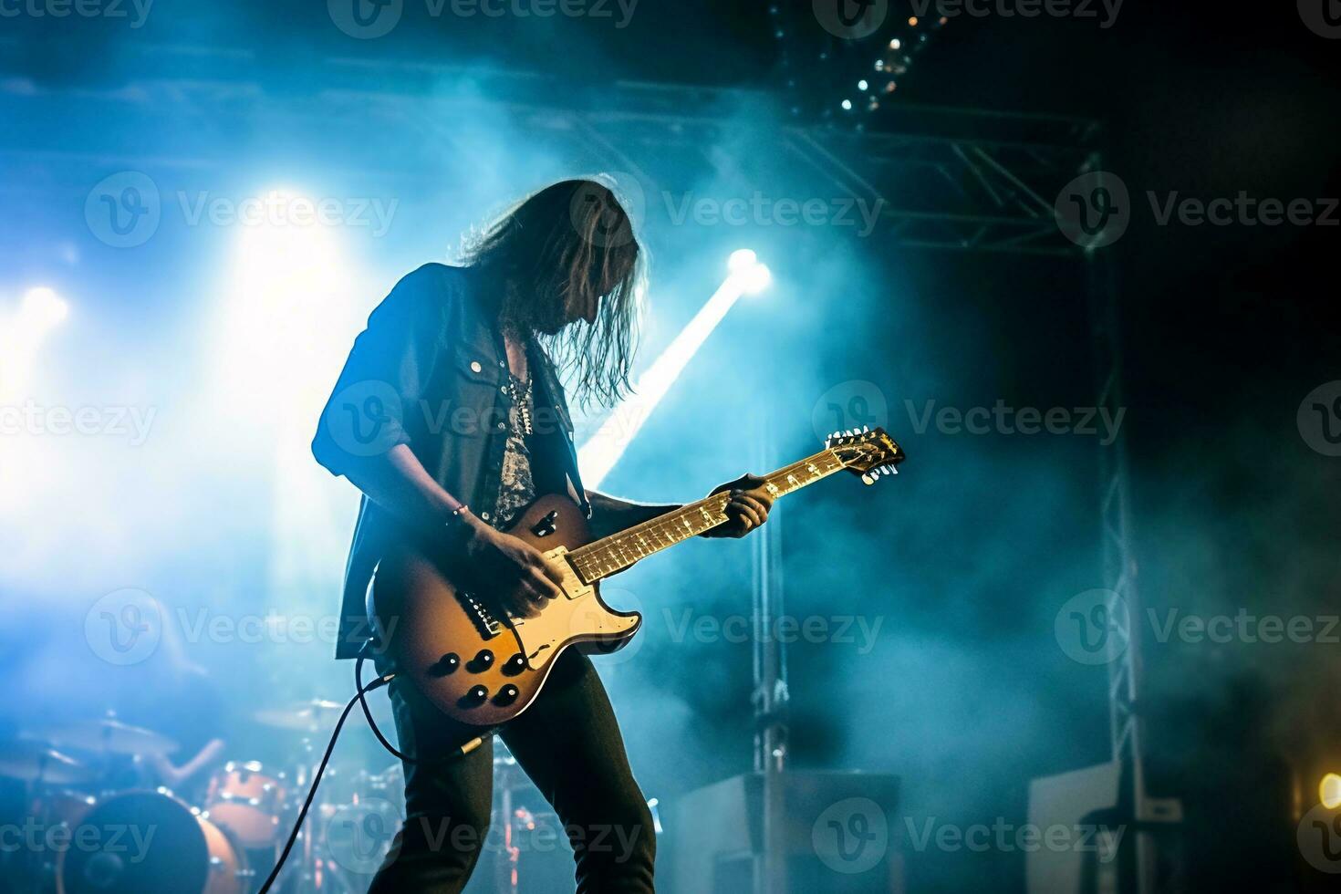 Rocker spielen Gitarre auf das Bühne ai generieren foto