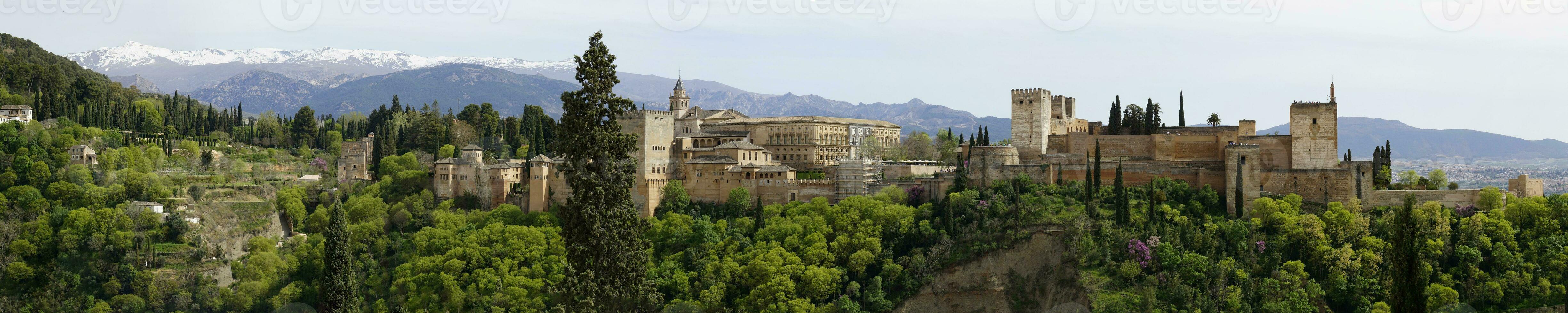 Panorama- Aussicht von Alhambra Festung im Granada, Andalusien, Spanien foto