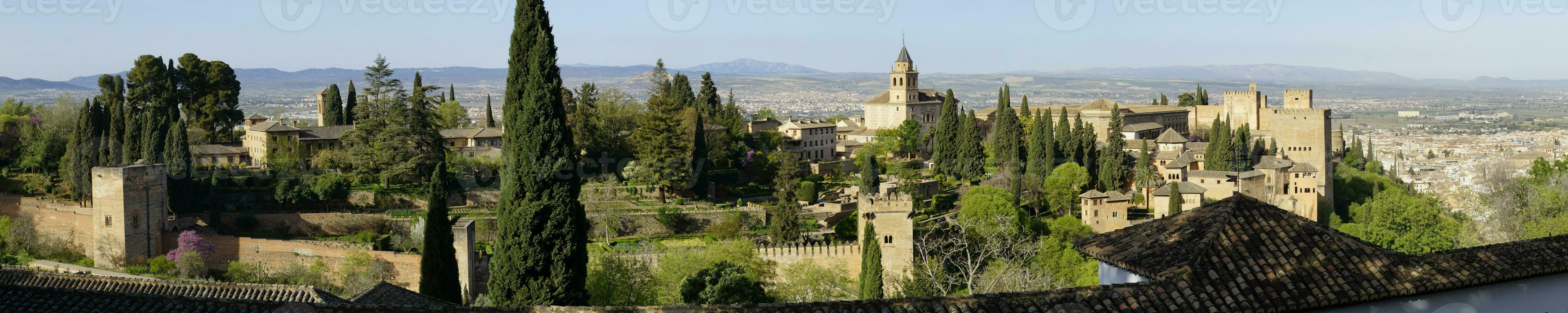 Panorama- Aussicht von Alhambra Festung im Granada, Andalusien, Spanien foto