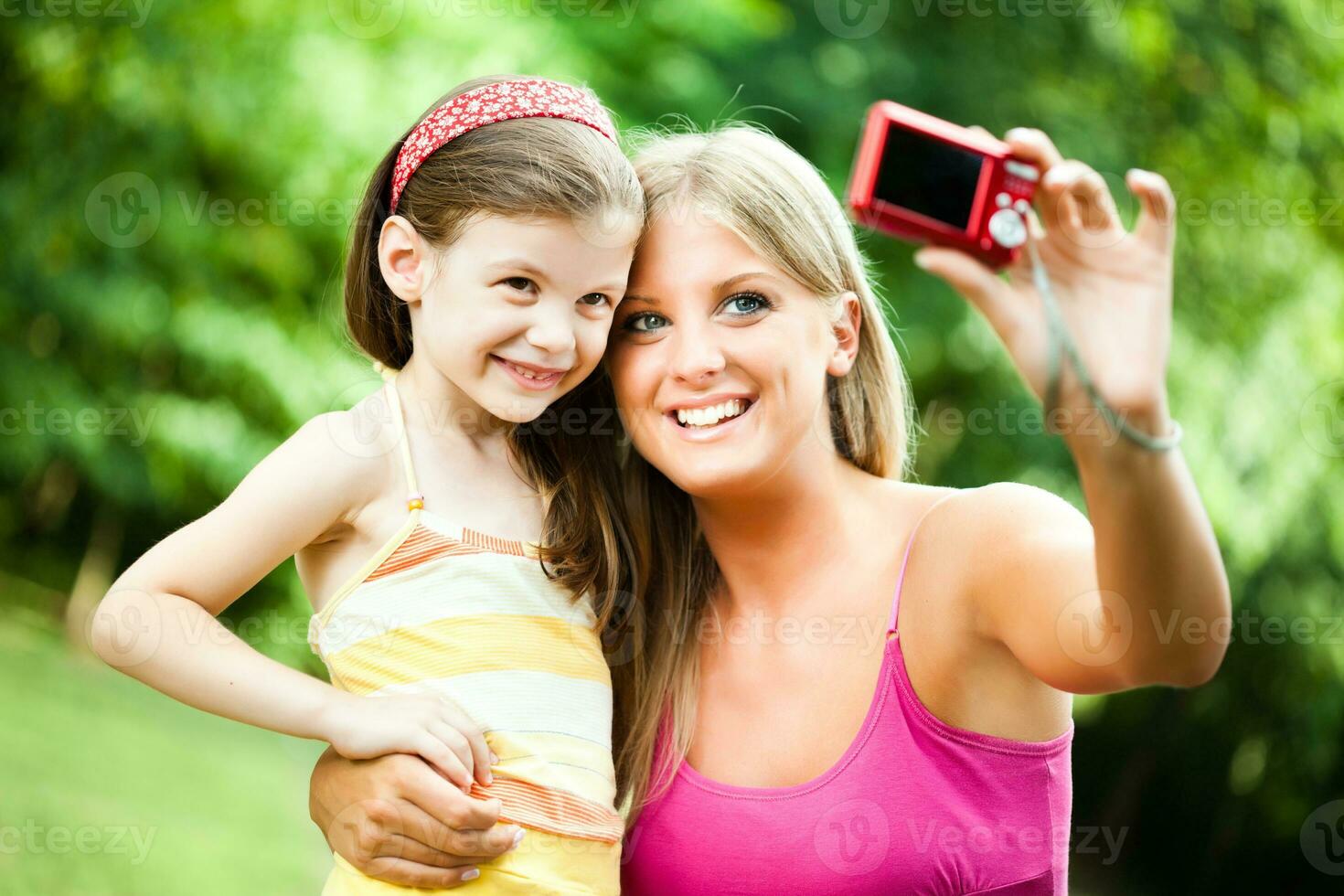 ein Mutter mit ihr Tochter foto