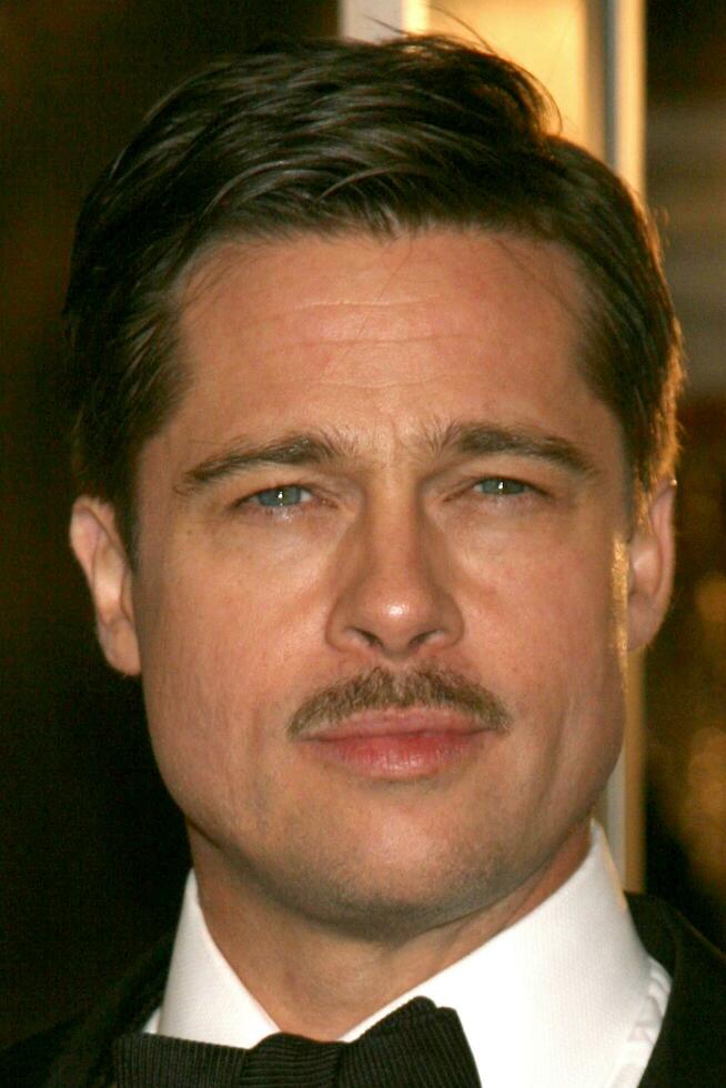 Brad Pitt ankommen beim das la Premiere von das neugierig Fall von Benjamin Taste beim das Männer Dorf Theater im westwood ca. Dezember 8 2008 2008 Kathy Hutchins Hutchins Foto