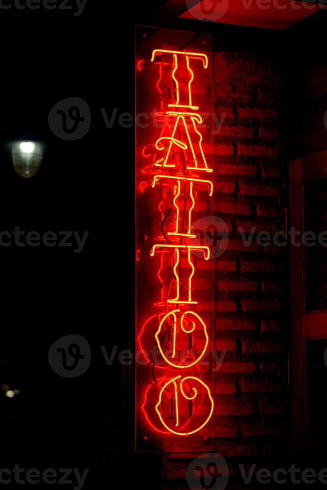 tätowieren - - Neon- Licht foto