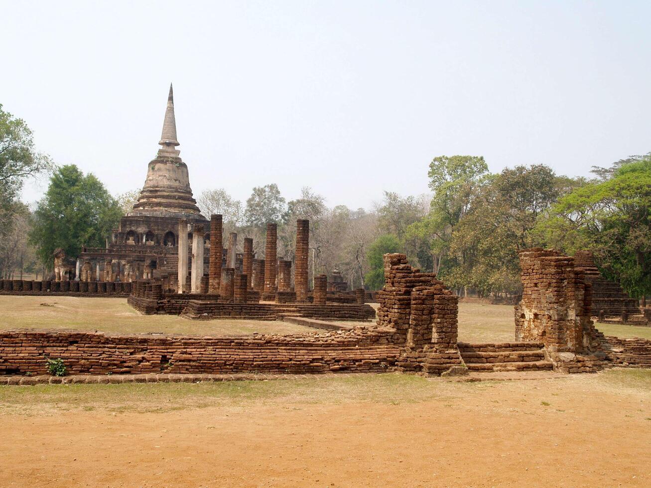 si satchanalai historischer park sukhothai thailand foto