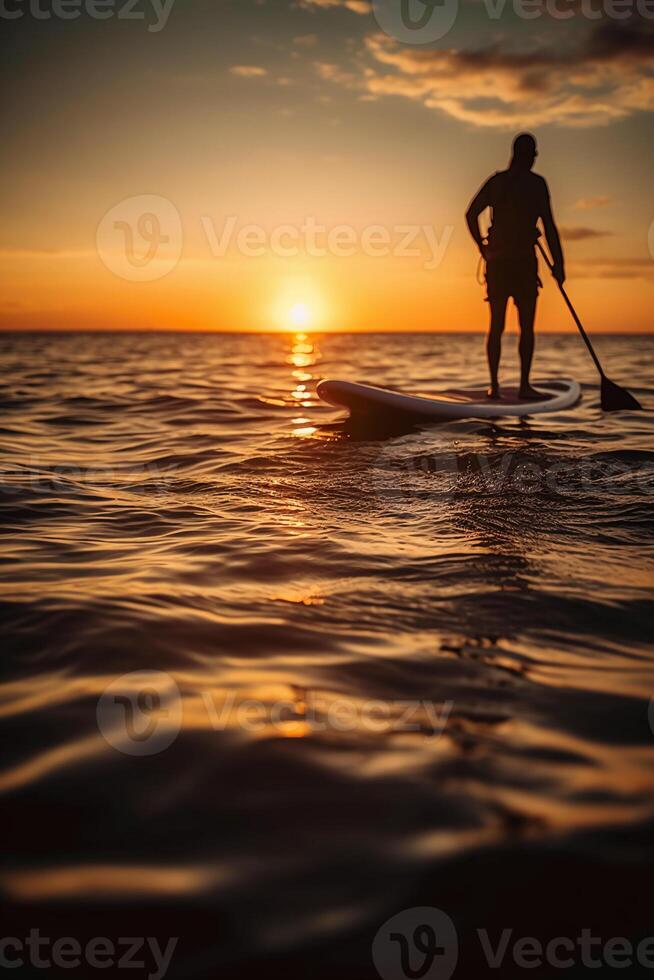 Stand oben Paddel Einsteigen auf ruhig Meer. ai generativ foto