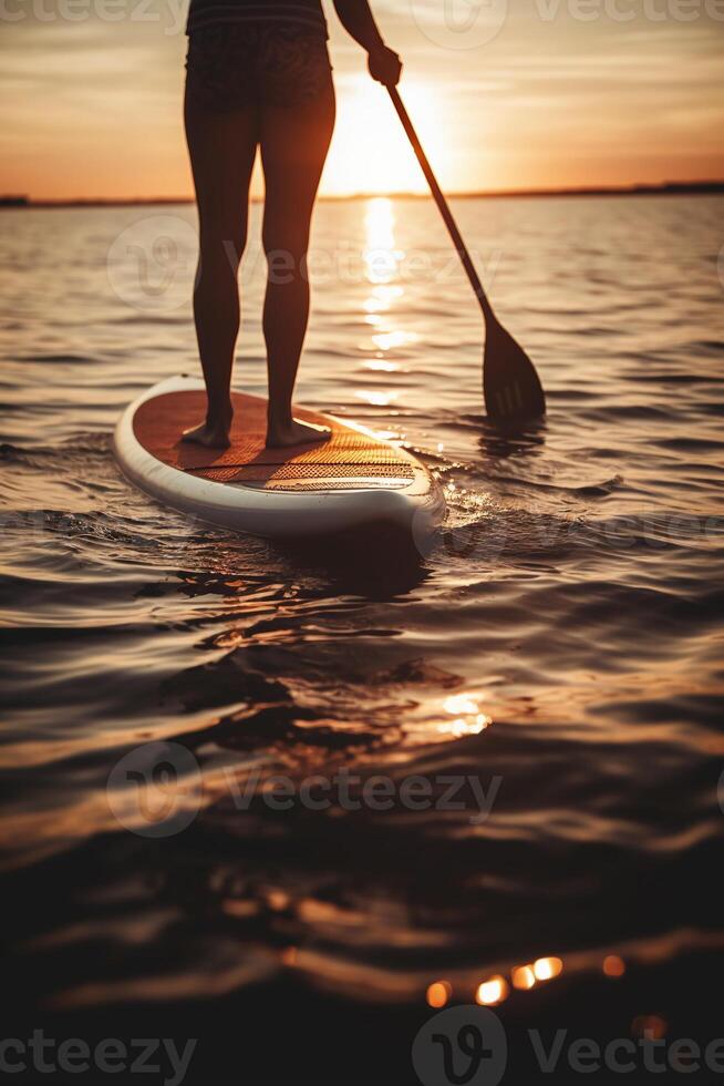 Stand oben Paddel Einsteigen auf ruhig Meer. ai generativ foto