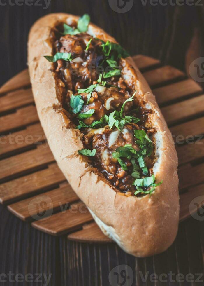 heiß Hund Brötchen ausgestopft mit Fleischklößchen foto