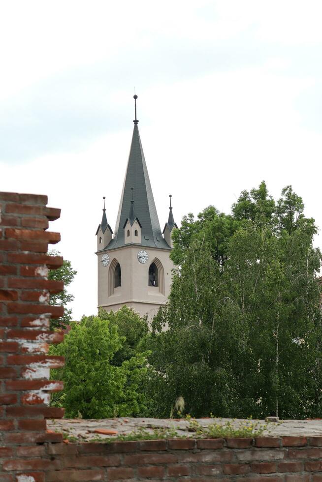 architektonisch Gebäude gefunden im das historisch Center von Targul mures foto