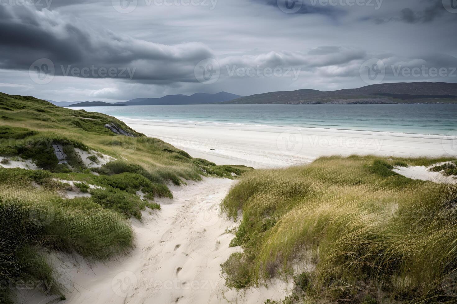 friedlich und idyllisch sandig Strand, umgeben durch üppig Grün Gras und gerahmt durch ein majestätisch Berg. natürlich Hintergrund, generativ ai foto