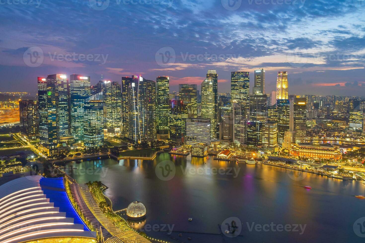 Innenstadt Stadt Horizont am Wasser, Stadtbild von Singapur foto