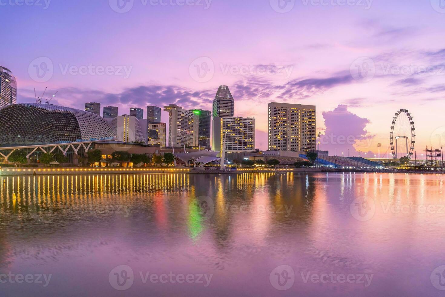 Innenstadt Stadt Horizont am Wasser, Stadtbild von Singapur foto