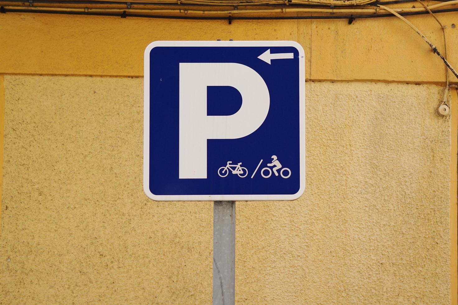 Fahrradverkehrssignal auf der Straße in Bilbao City Spanien foto