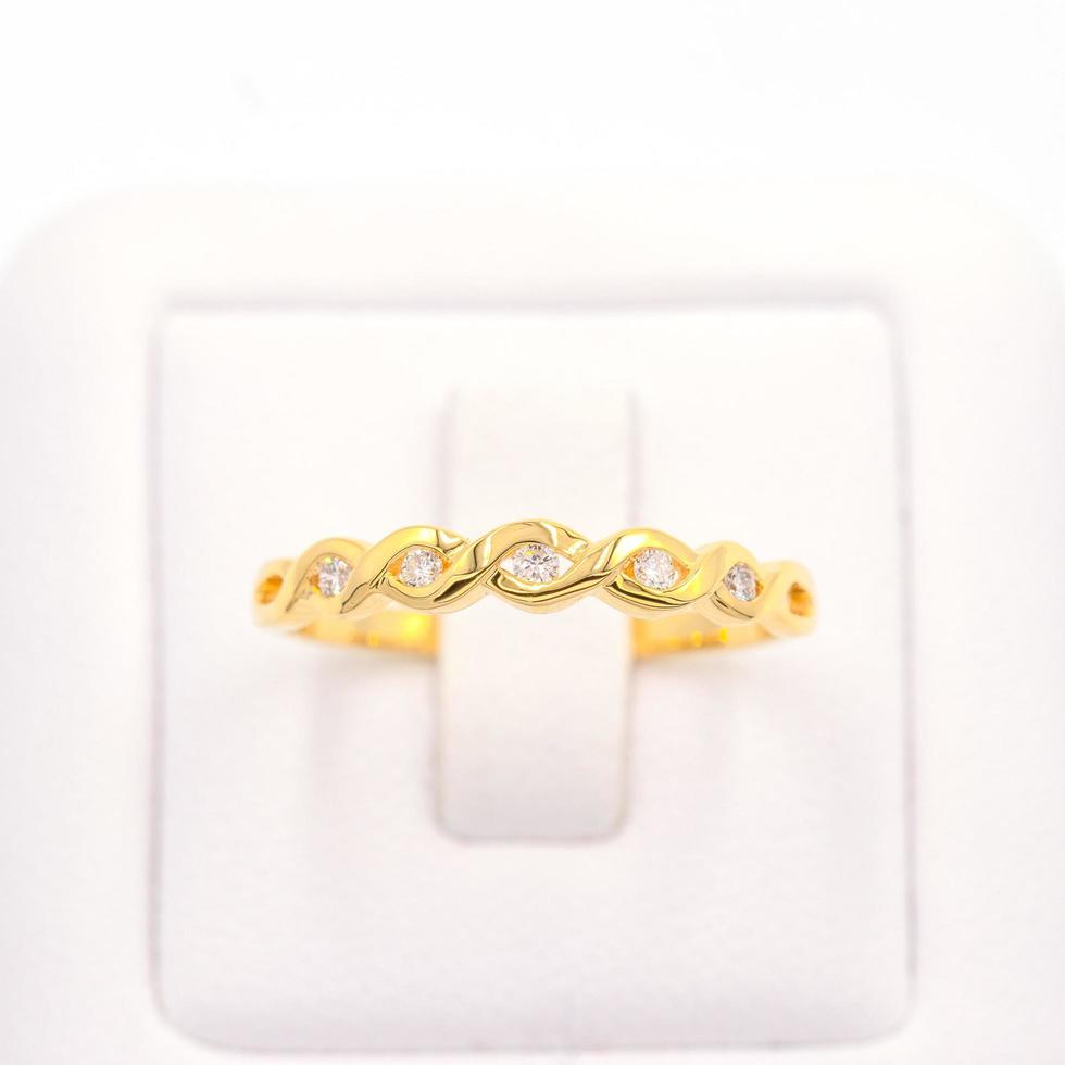 Diamantring 9 Karat Gold foto