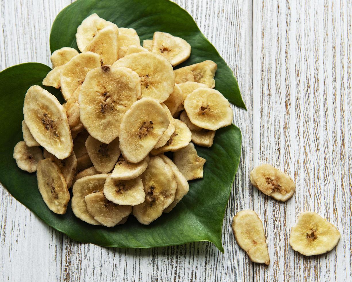 getrocknete kandierte Bananenscheiben oder Pommes foto