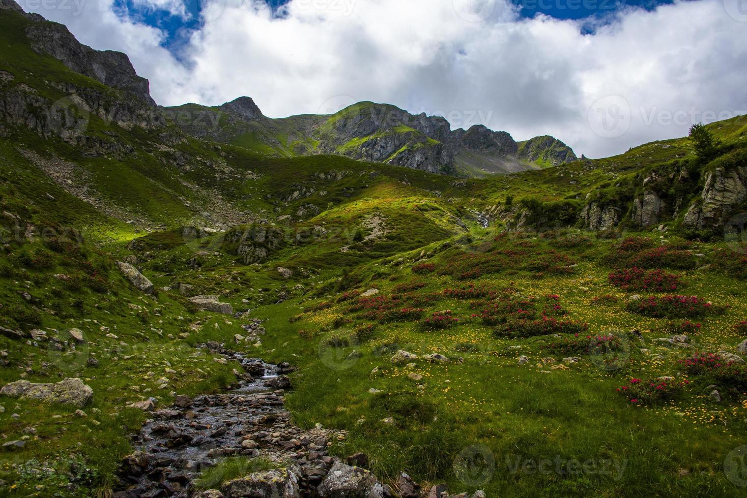 Landschaft in der Nähe des Levico-Sees, Trento Italien foto