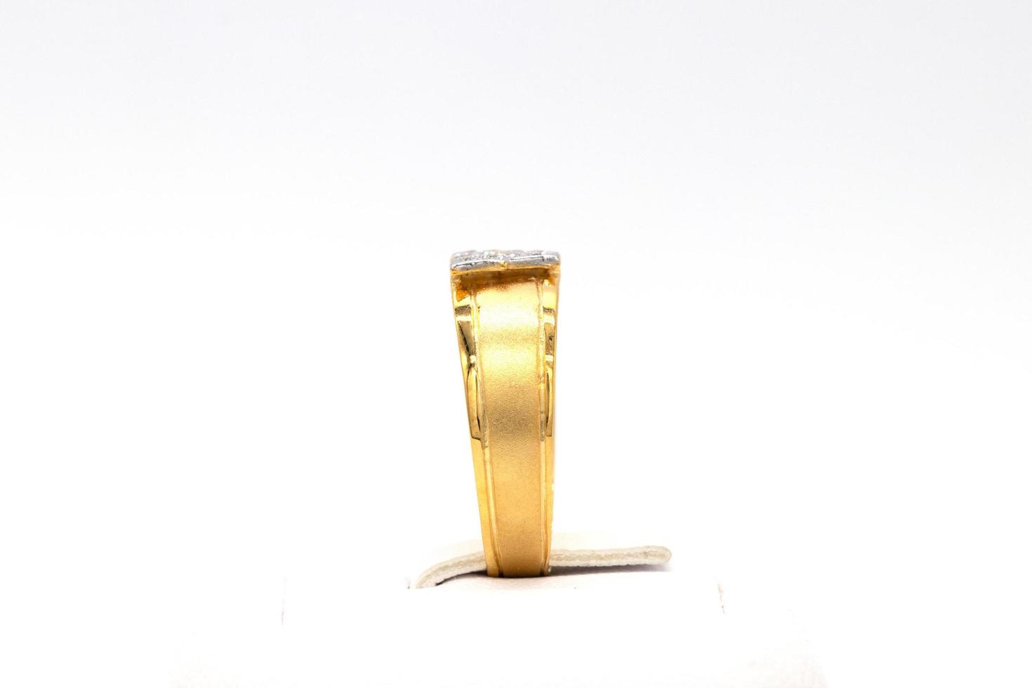 Diamantring 9 Karat Gold foto