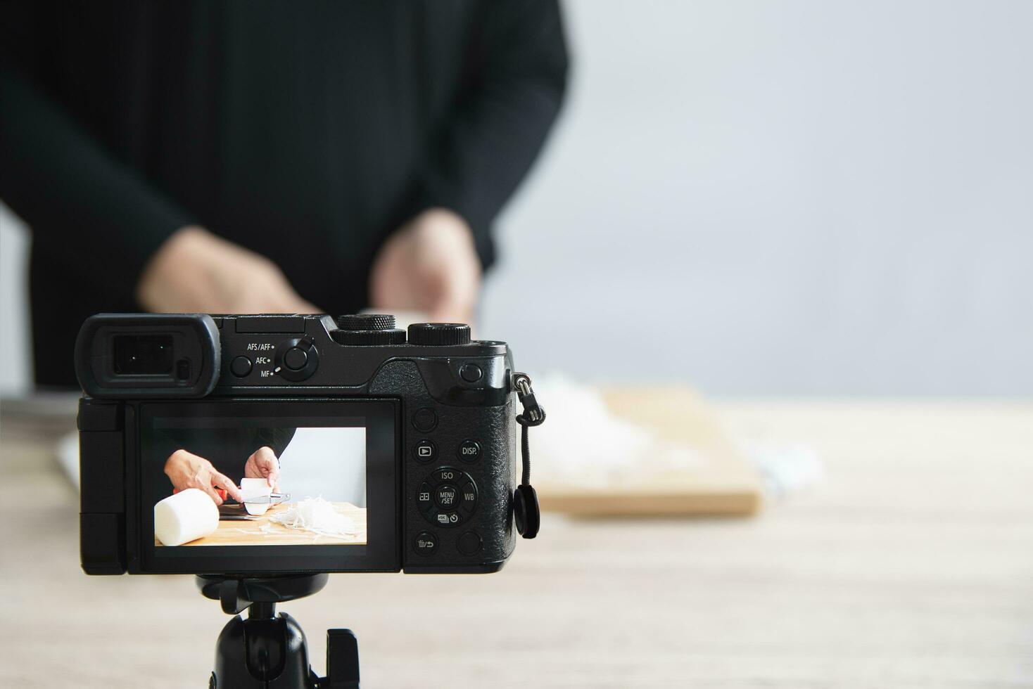 Menschen mit Digital Kamera nehmen Essen fotografieren oder Video Studio Produktion foto