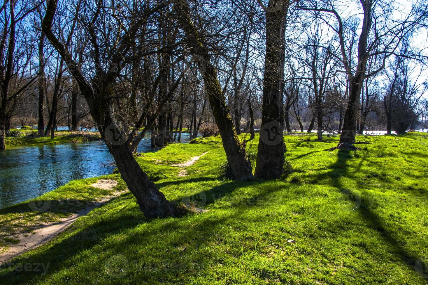 die Ufer des Flusses Brenta in Piazzola Sul Brenta, Padua, Italien foto