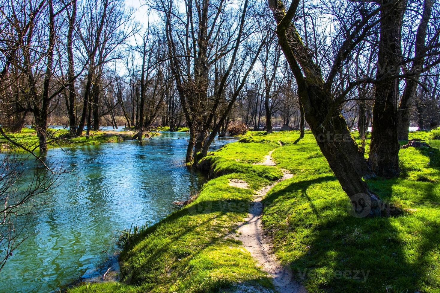 die Ufer des Flusses Brenta in Piazzola Sul Brenta, Padua, Italien foto