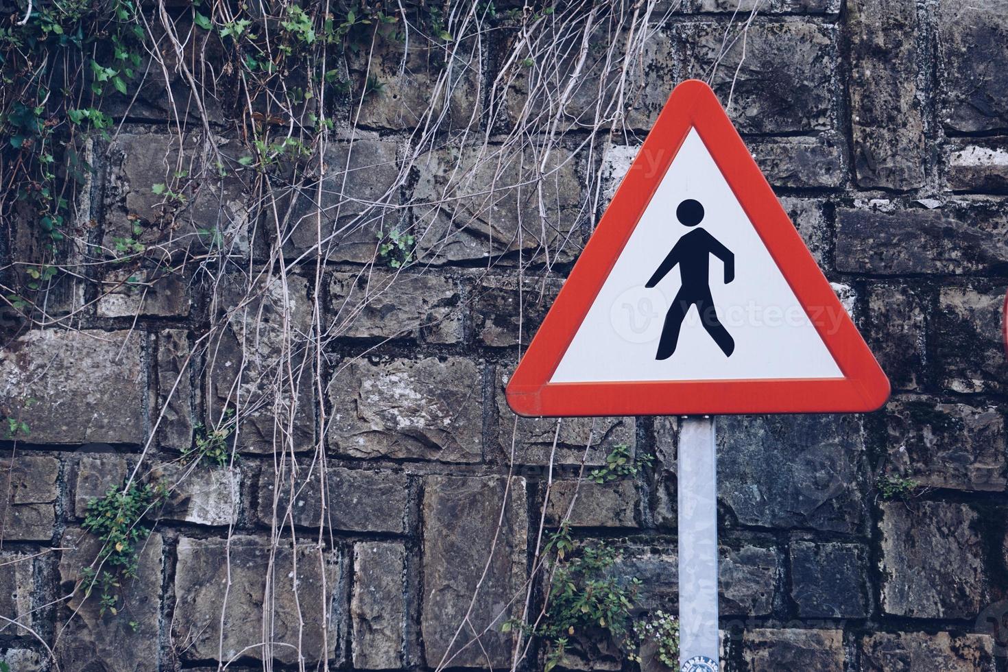 Fußgängerampel auf der Straße foto