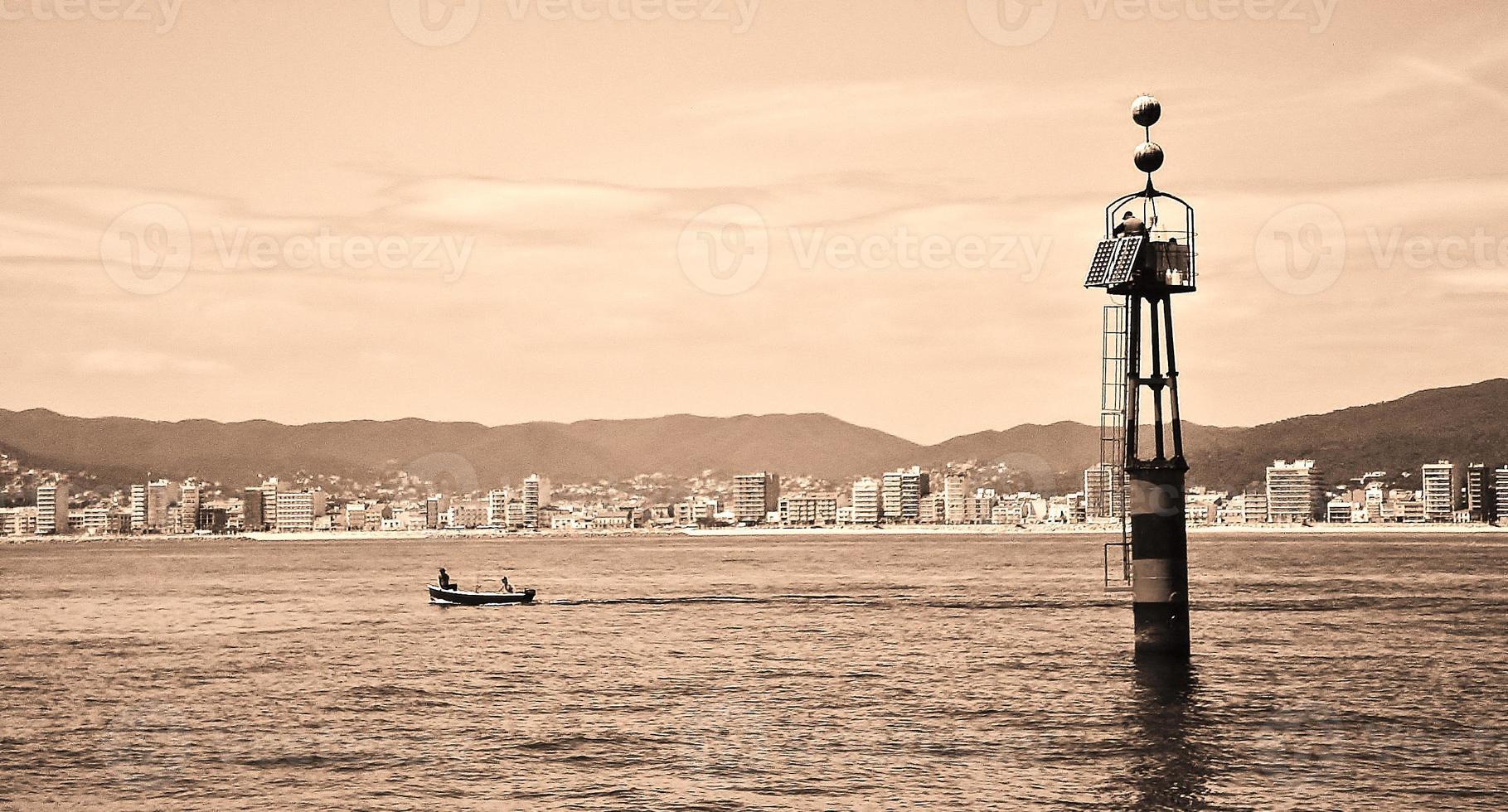 Küste in Palamos im Sommer foto