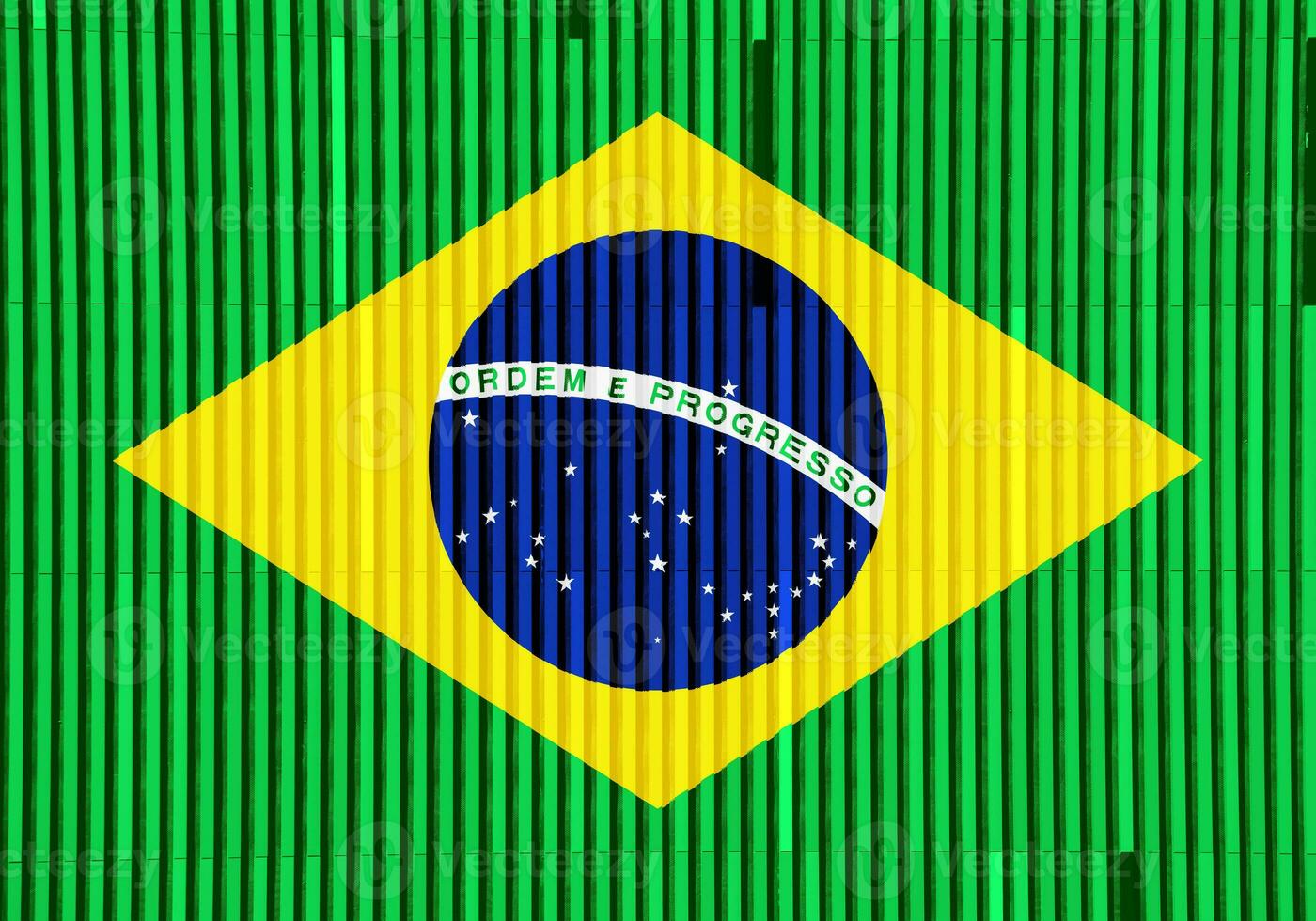 Flagge von das Brasilien auf ein texturiert Hintergrund. Konzept Collage. foto