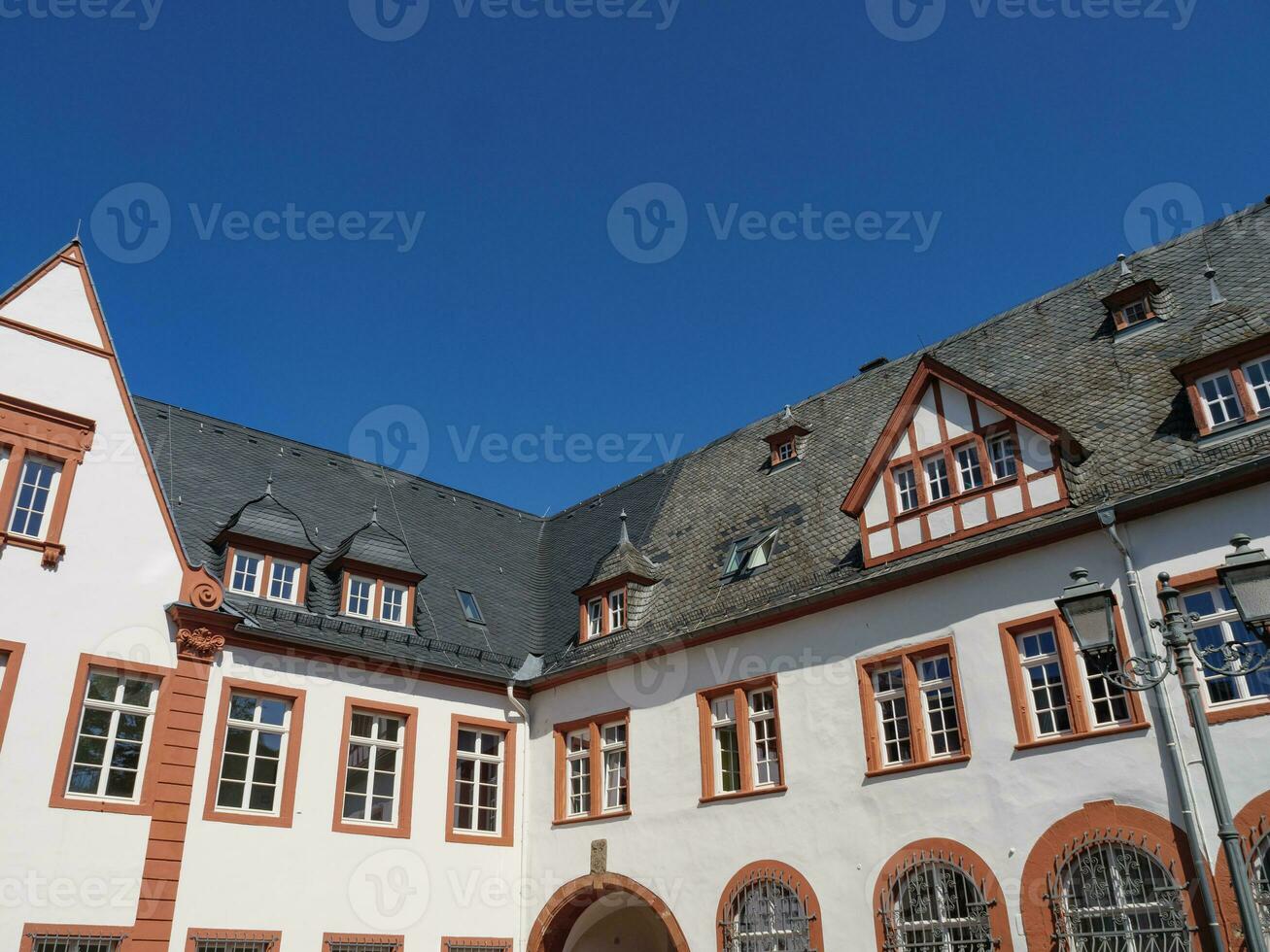 das klein Stadt von Saarburg beim das Saar Fluss im Deutschland foto