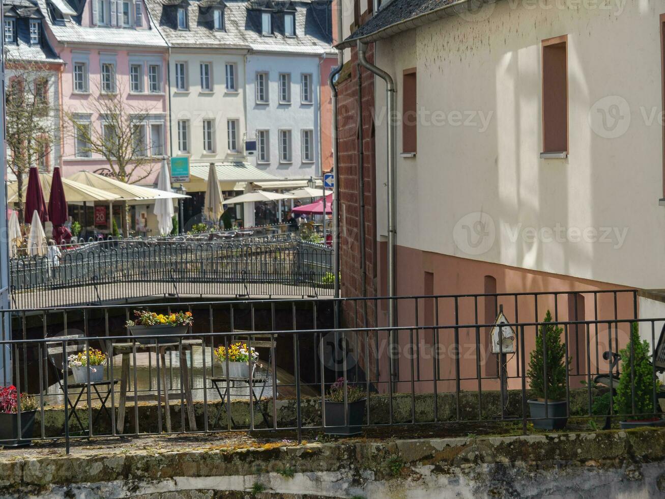 das klein Stadt von Saarburg beim das Saar Fluss im Deutschland foto