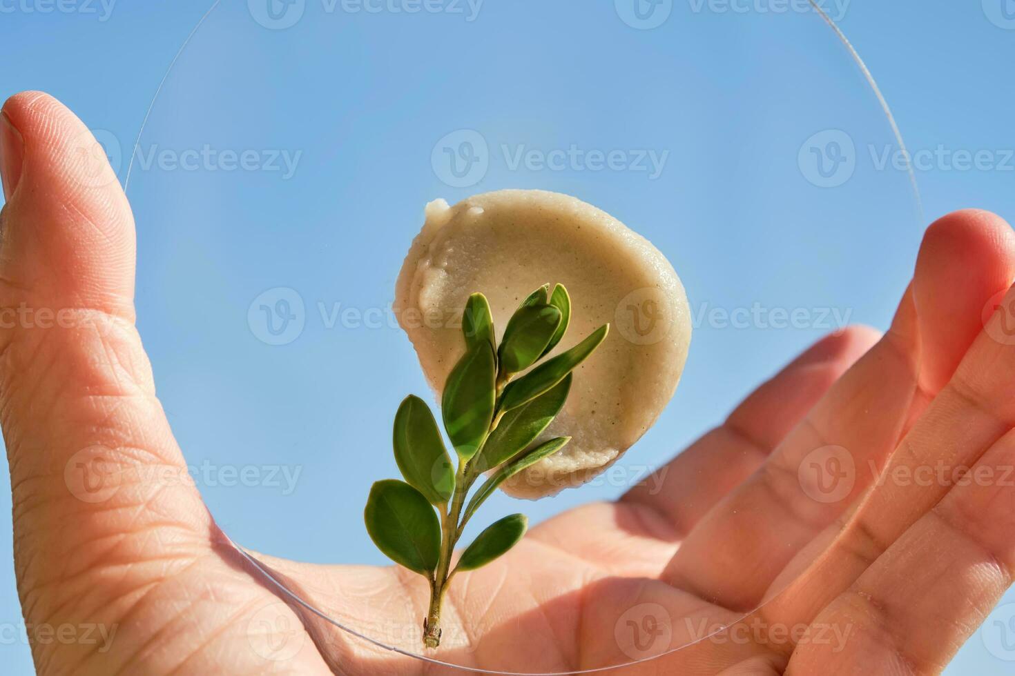 Swatch von ein Peeling schälen im Hand. foto