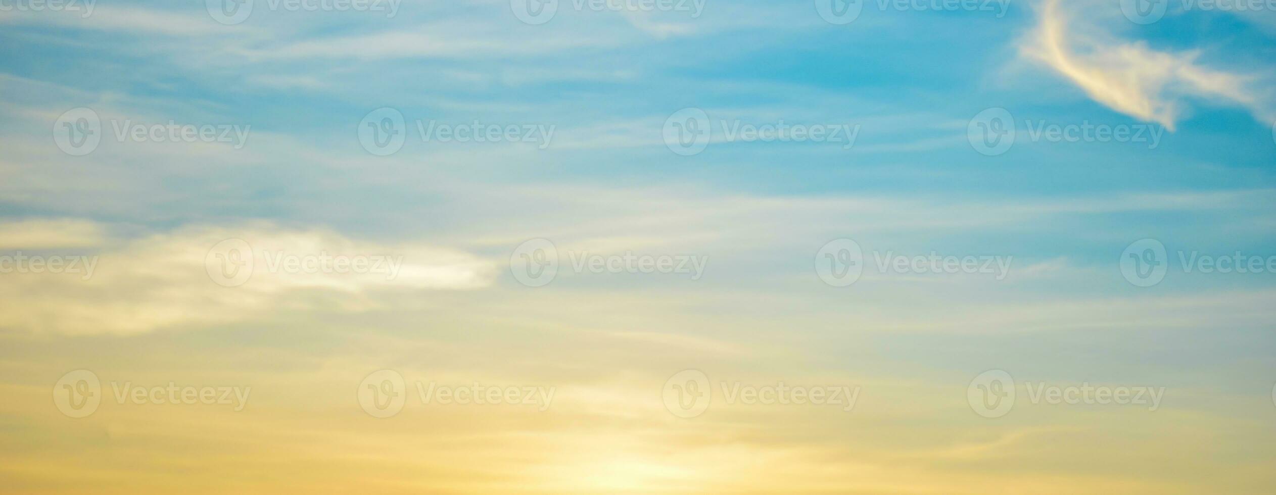 Abend Himmel und Sonnenschein Natur Hintergrund foto
