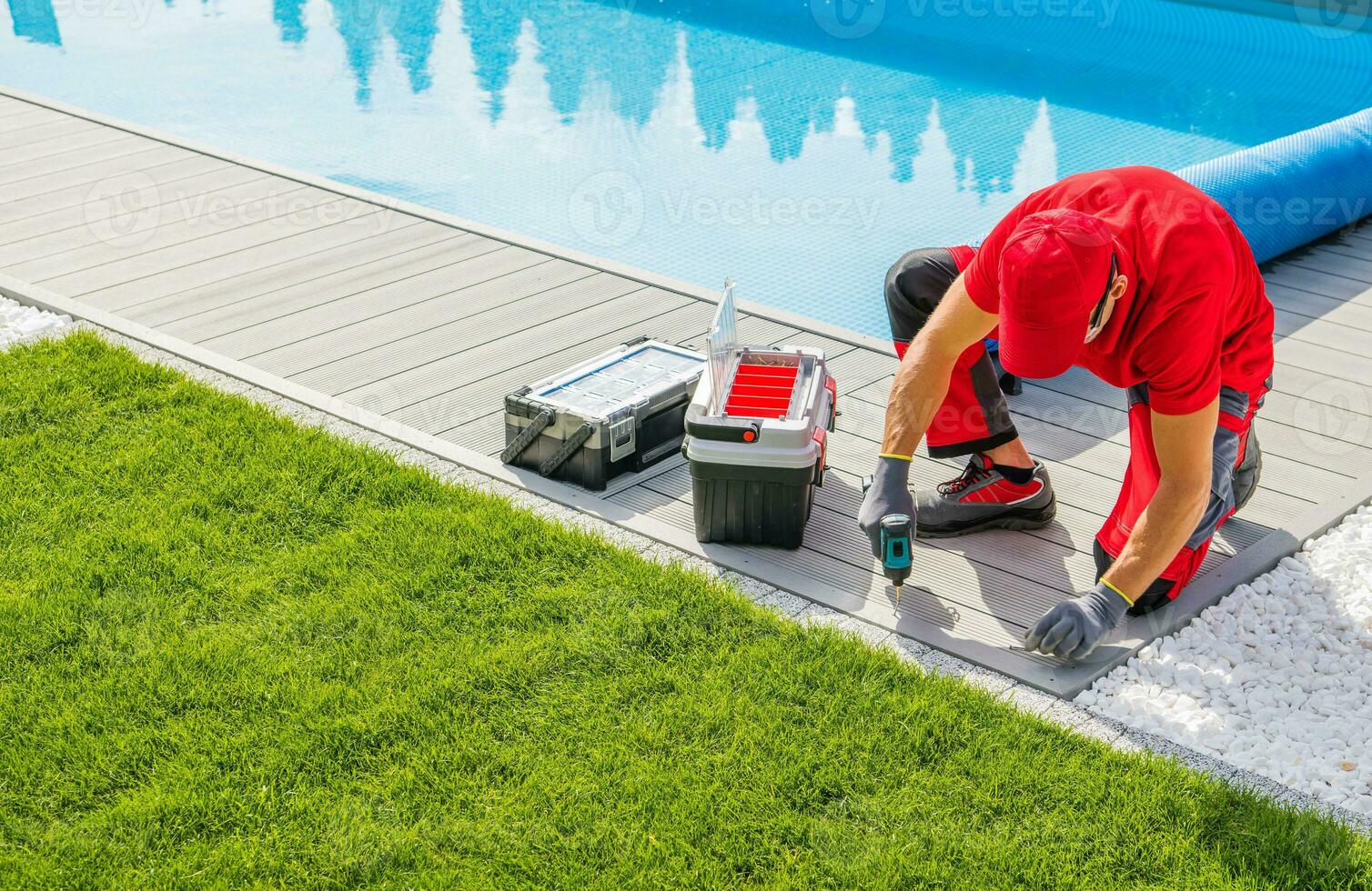 Schwimmbad Spezialist Installation das zusammengesetzt Deck foto