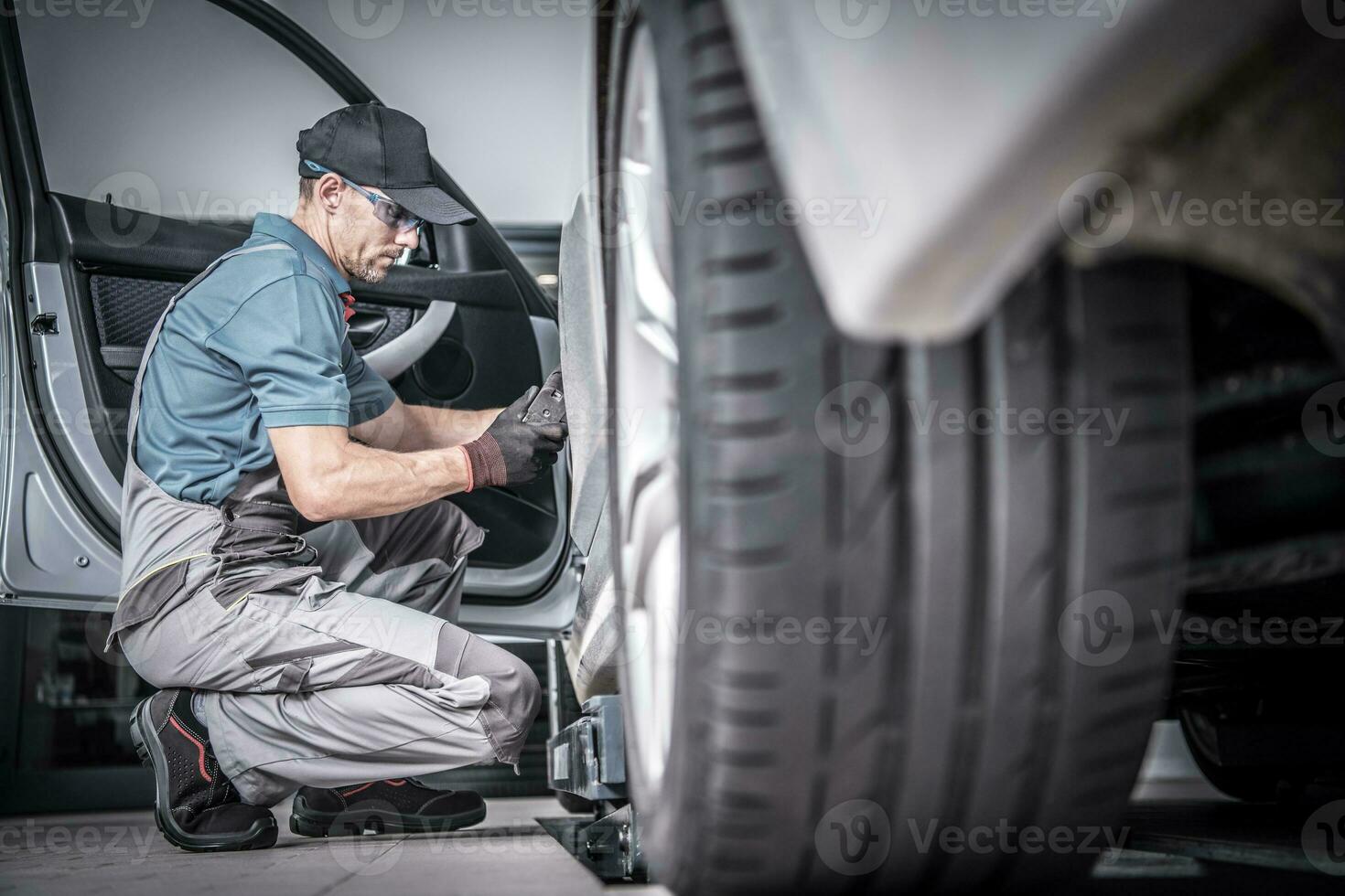 benutzt Auto unter Instandhaltung foto