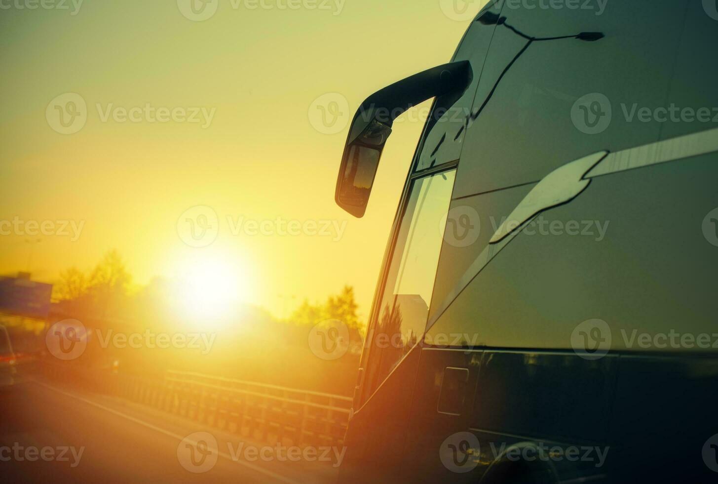 Motor- Trainer Bus auf Route foto