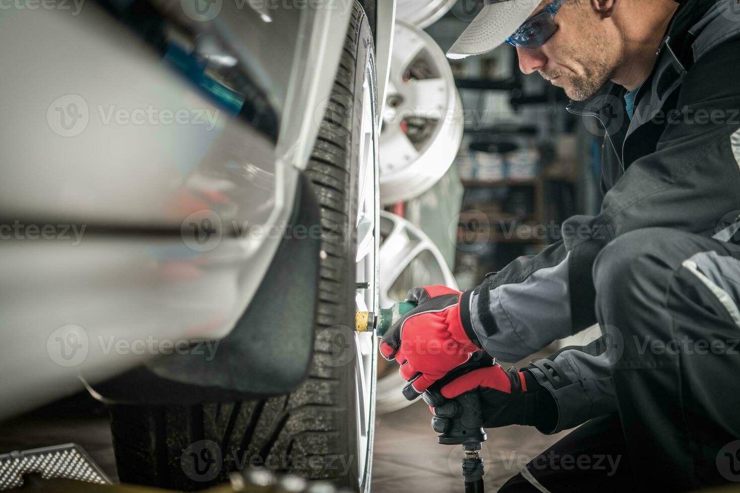 Auto Mechaniker Rad Veränderung foto