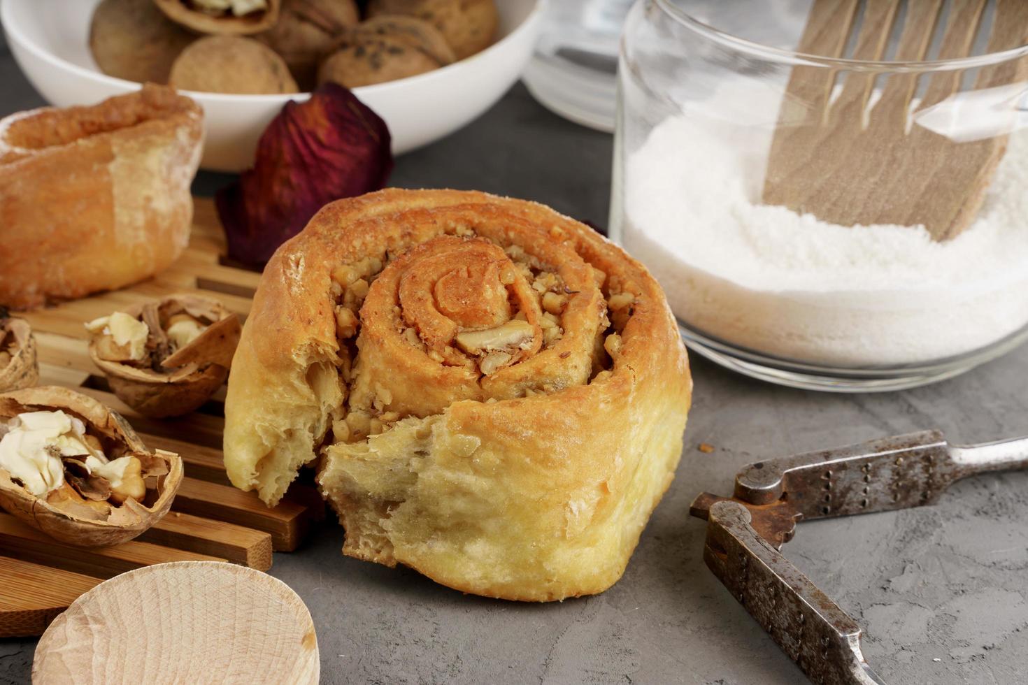 hausgebackene wirbelnde Brötchen Gebäckmenü foto