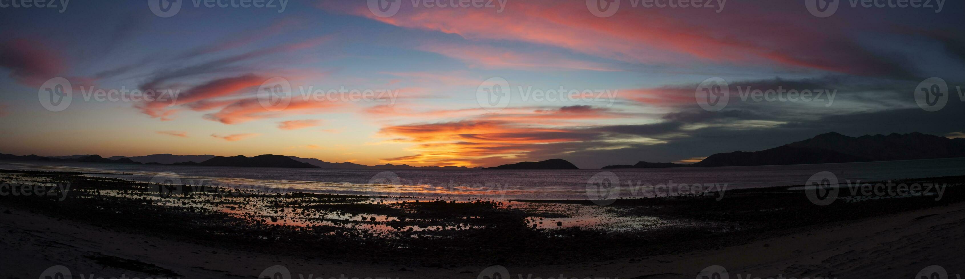 bunt Sonnenaufgang beim san Luis Gonzaga Bucht - - Baja Kalifornien foto