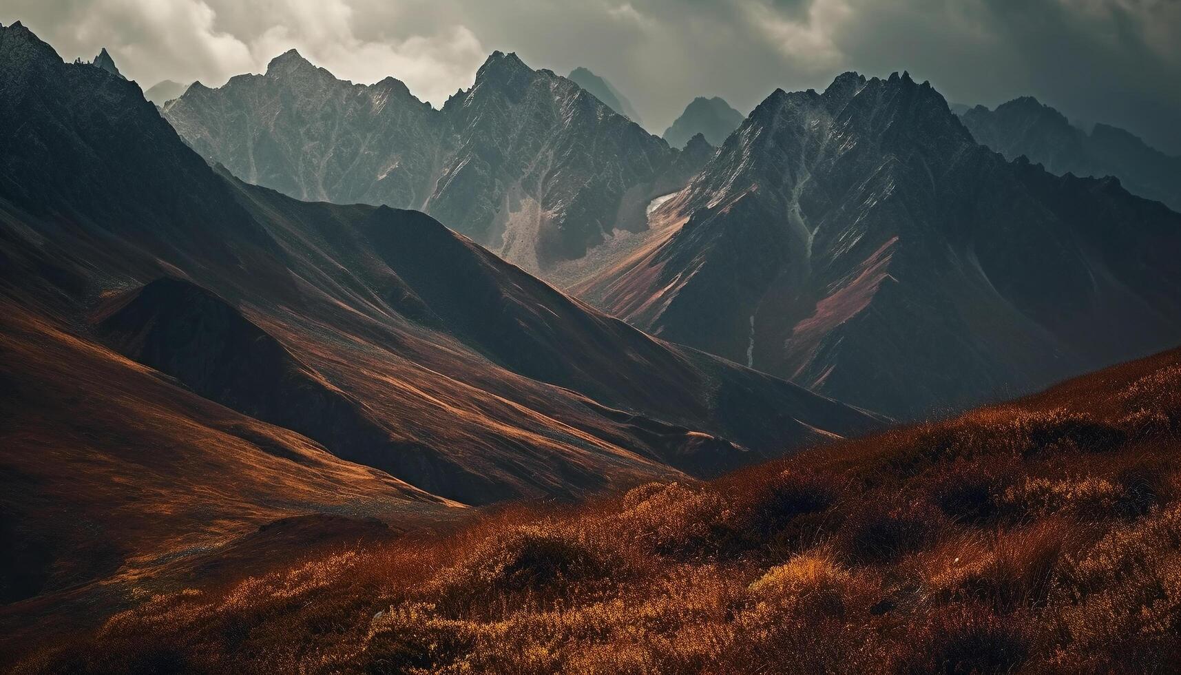 ein majestätisch Berg Gipfel steigt an über still Gelb Wiesen generiert durch ai foto