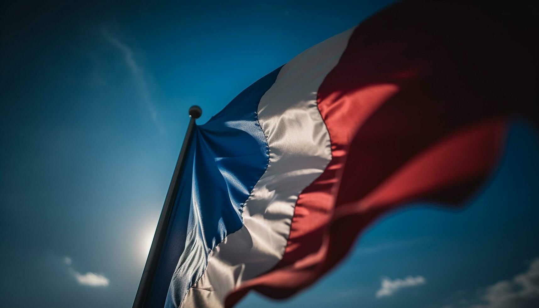 Frankreich Flagge winken im hell Sonnenlicht, symbolisieren Freiheit generiert durch ai foto
