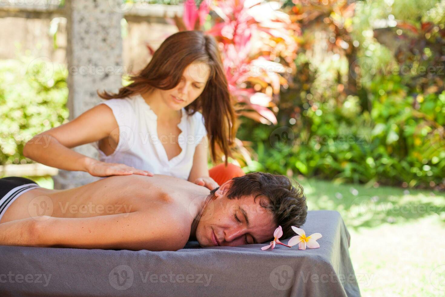 Mann Empfang ein Massage foto
