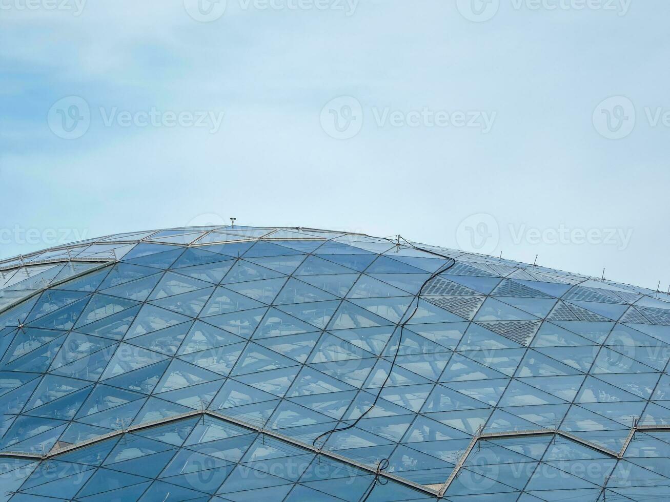 Glas Gewölbe, Kuppel. Ingenieurwesen Design von das Glas Dach von das Einkaufen Pavillon foto