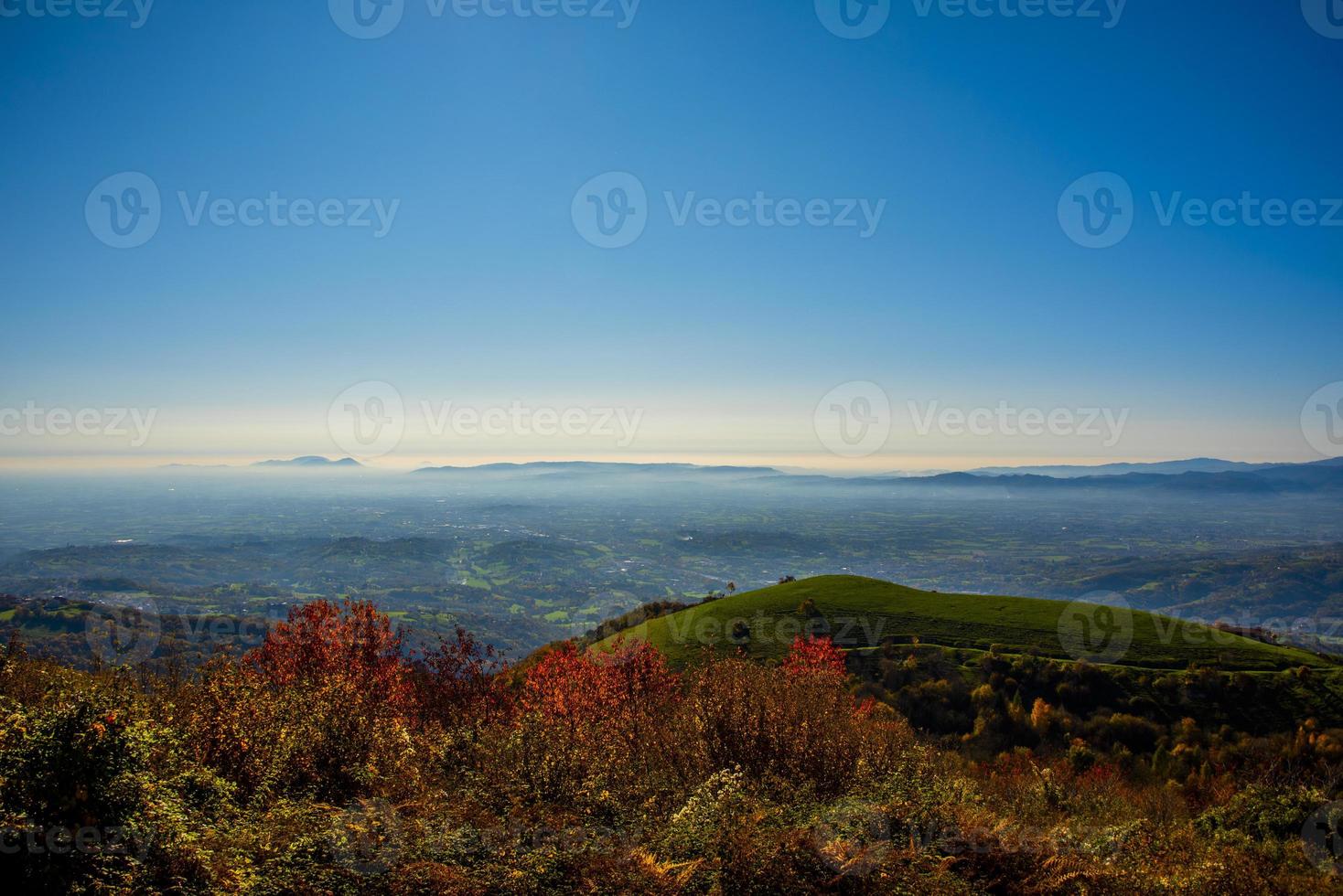 Nebel und Farben von den Hügeln foto