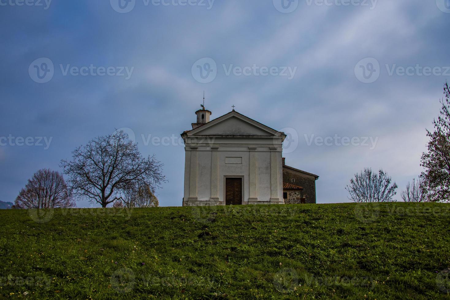 Kirche mit Himmel foto